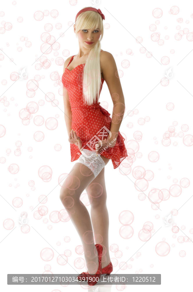金發(fā)美女在紅