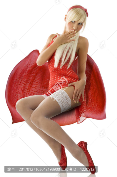 金發(fā)美女在紅