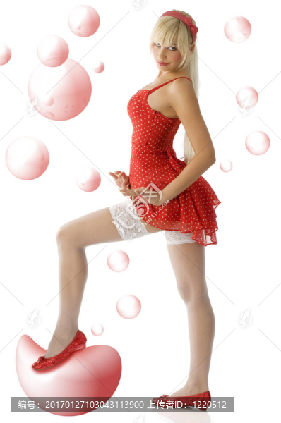 金發(fā)美女在紅
