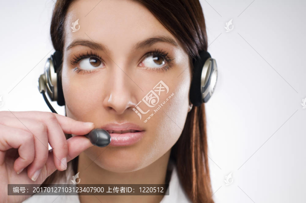 耳機(jī)的女人
