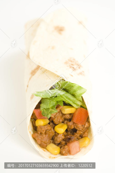 美味的鐵板燒牛肉生菜番茄、辣椒、玉米