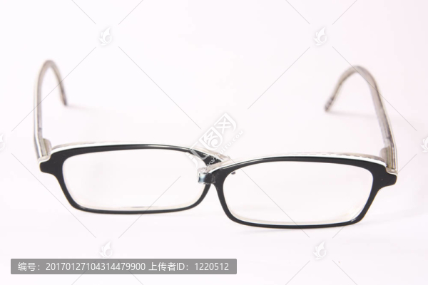 破碎的眼鏡-匯圖網(wǎng) www.fosd68.com 破碎的眼鏡