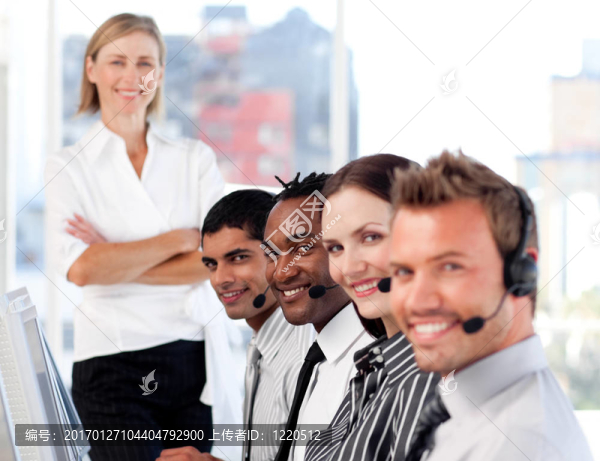 隊(duì)工人-匯圖網(wǎng) www.fosd68.com 隊(duì)工人