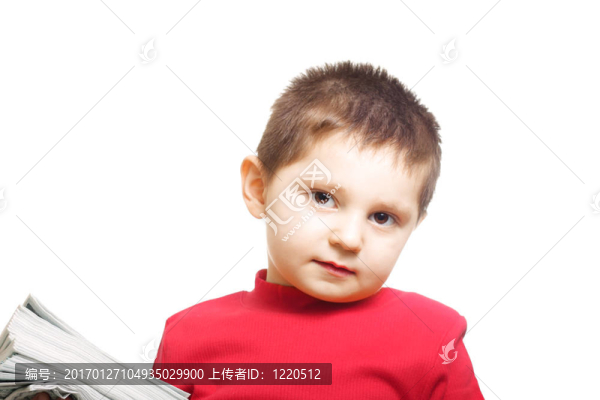 男孩與成堆的組織