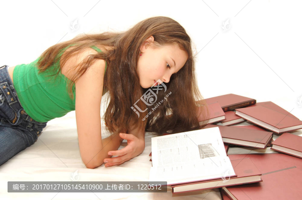 年輕的女孩讀的書