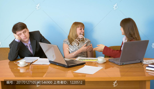 商人在會(huì)議上睡著了-匯圖網(wǎng) www.fosd68.com 商人在會(huì)議上睡著了