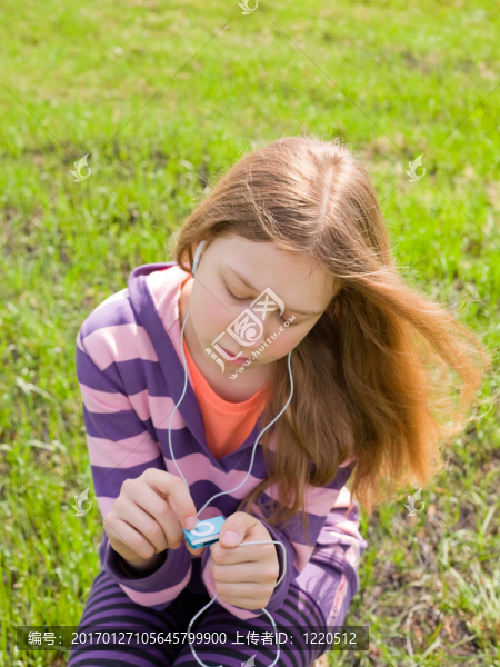 十幾歲的女孩-匯圖網(wǎng) www.fosd68.com 十幾歲的女孩