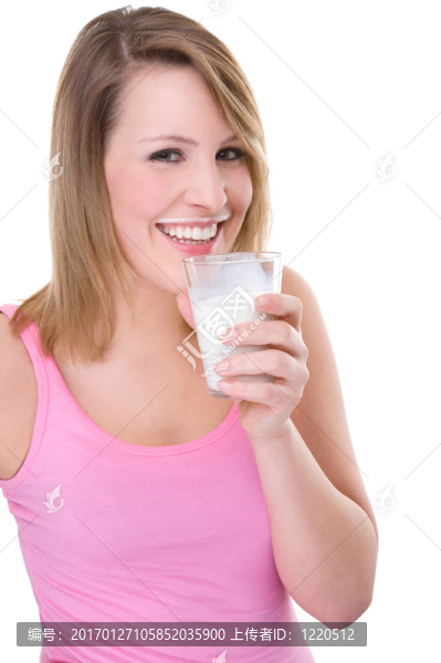 一杯牛奶的女人
