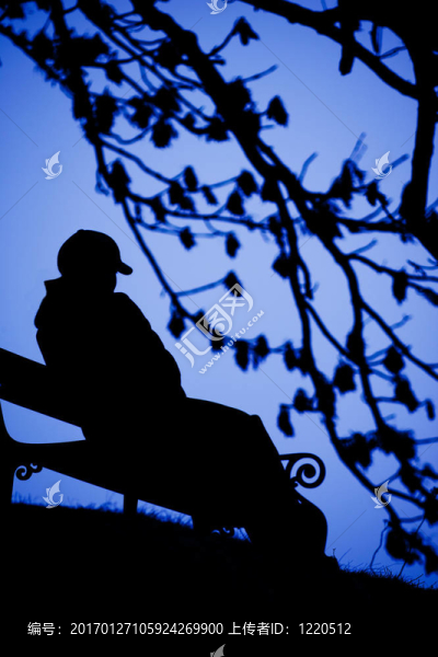 獨(dú)自一人-匯圖網(wǎng) www.fosd68.com 獨(dú)自一人