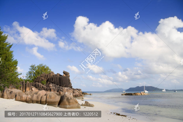 海灘上的巖石