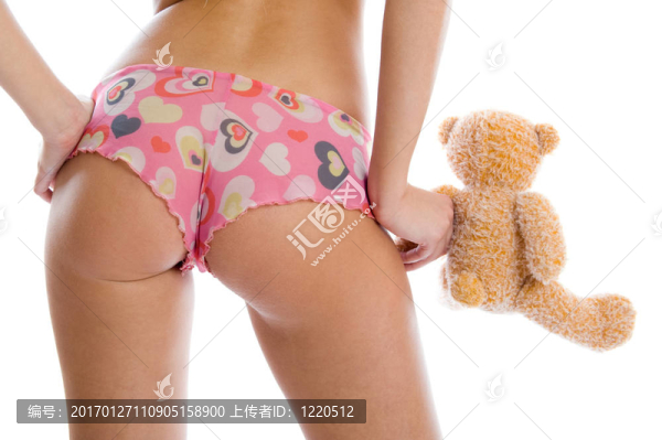性感的女孩和玩具熊