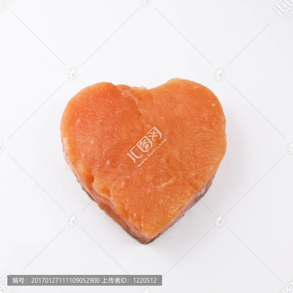 白底心形鮭魚魚片