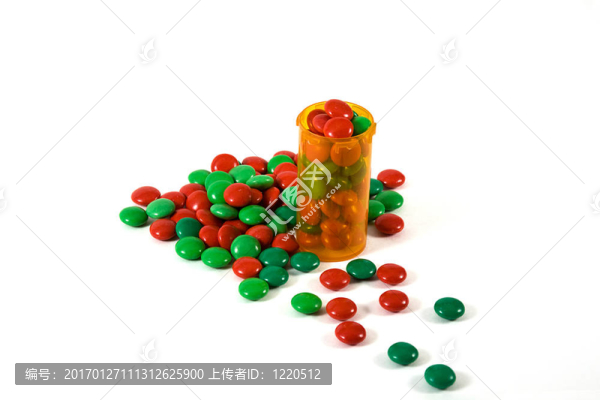 裝滿糖果的藥瓶
