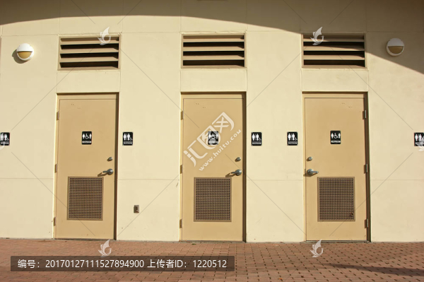 戶外廁所門重復(fù)對(duì)稱圖像