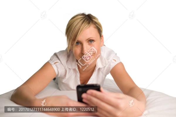 發(fā)送文本消息的女人