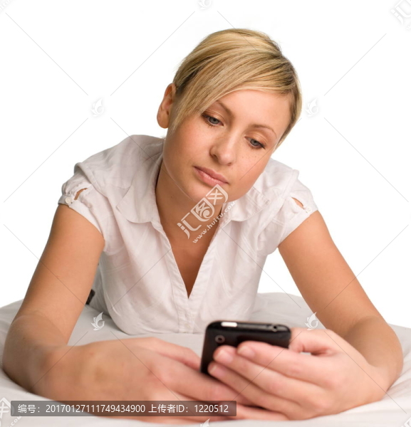 發(fā)送文本消息的女人