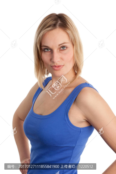 漂亮的女人看著相機(jī)