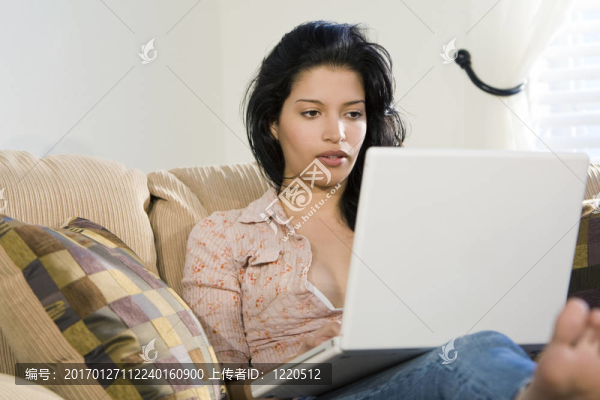 溝通拉丁美