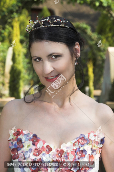 美麗成熟的新娘