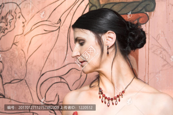 美麗成熟的新娘