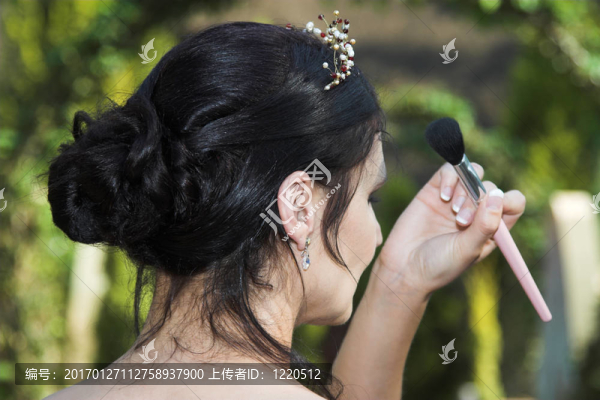美麗成熟的新娘