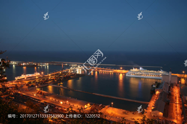 巴塞羅那夜間港口-匯圖網(wǎng) www.fosd68.com 巴塞羅那夜間港口