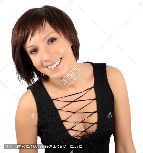 黑頭發(fā)的黑衣服女孩