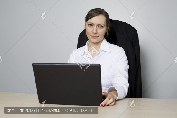 女商人在辦公