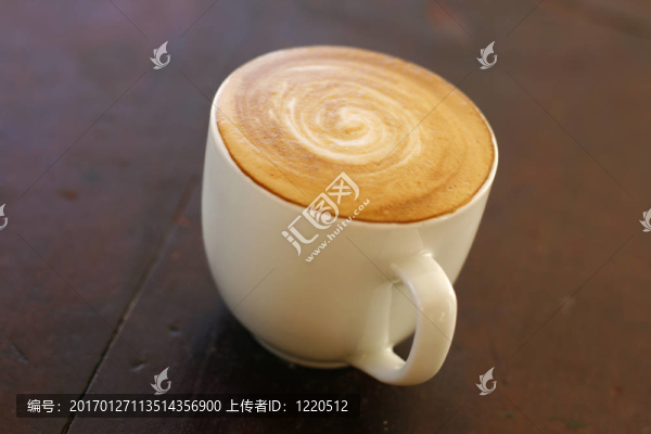 美味的短笛小杯拿鐵。