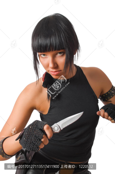 青年軍黑發(fā)女持刀