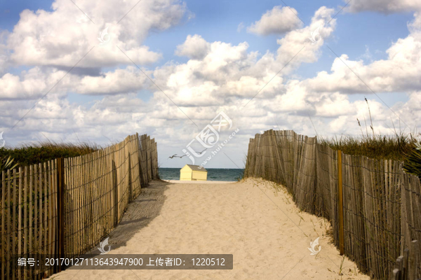 海洋的和平海灘景觀