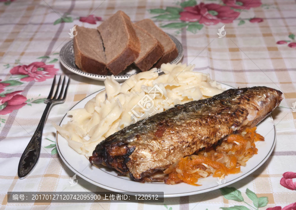 煎鯖魚(yú)和通心粉-匯圖網(wǎng) www.fosd68.com 煎鯖魚(yú)和通心粉