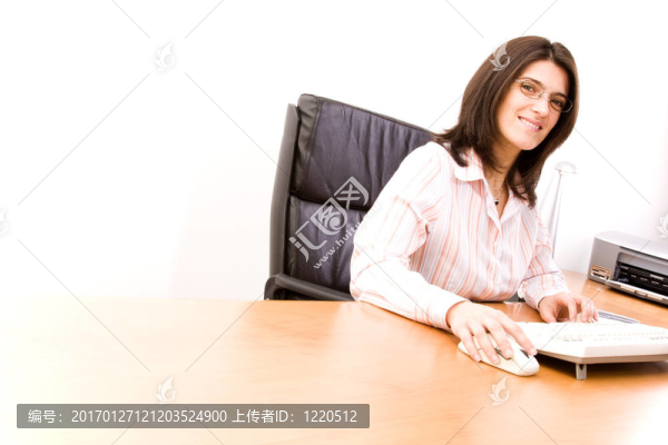 在辦公室的女商人