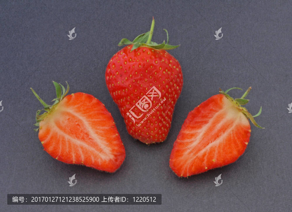 新鮮有機(jī)草莓。