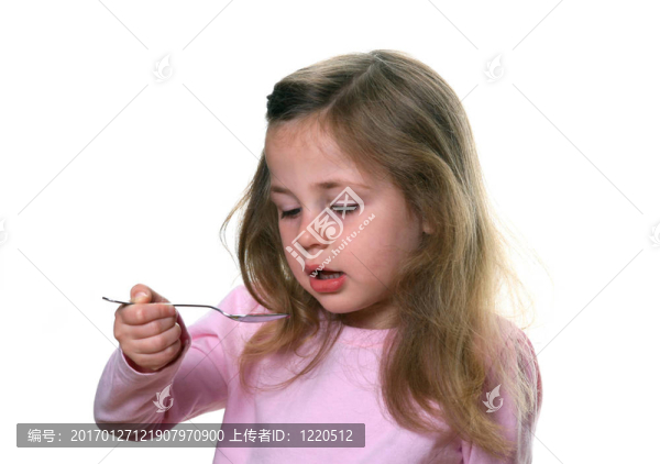 孩子吃藥