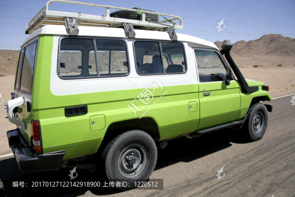 4輪驅(qū)動(dòng)