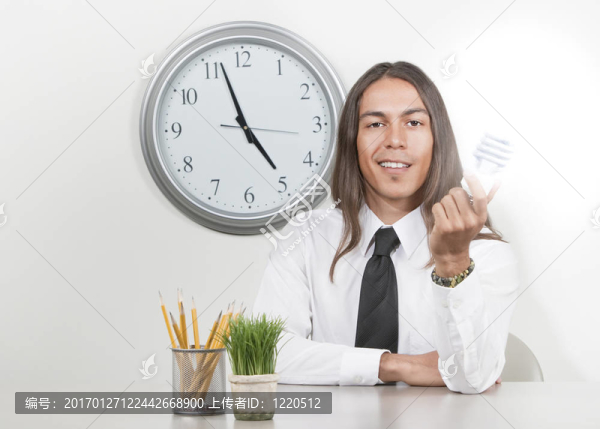 人發(fā)光的節(jié)能燈泡