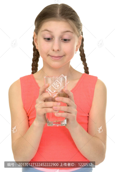 帶水玻璃的女孩