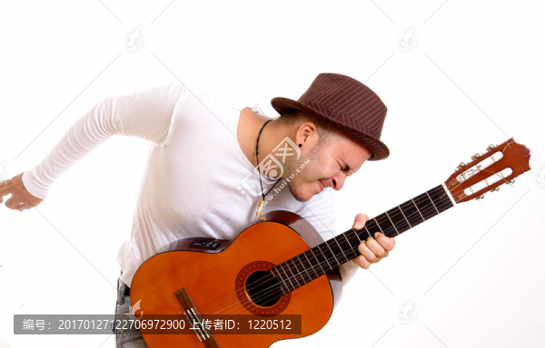 人彈吉他