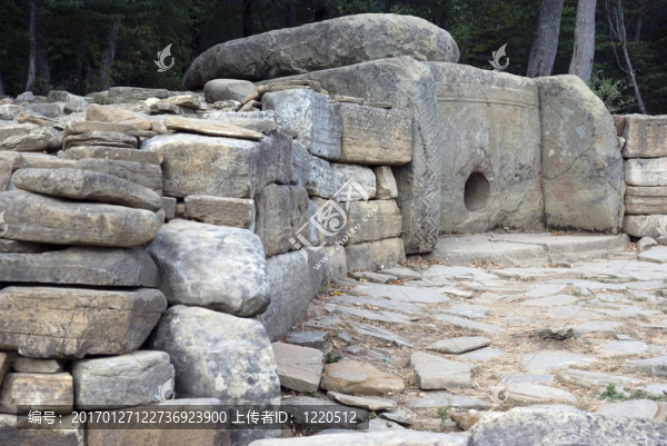 Dolmen。5000歲。