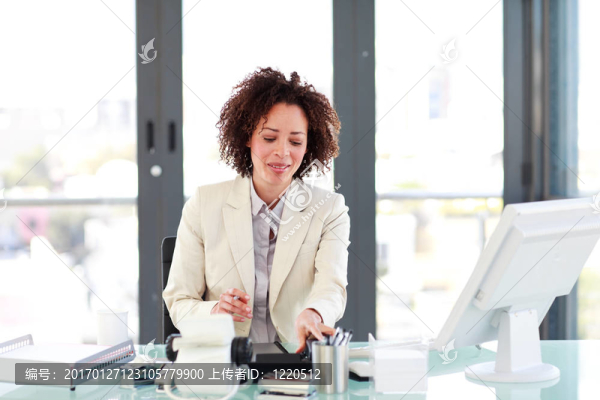 電話上的有魅力的經(jīng)理