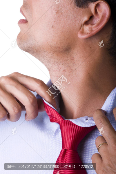 調(diào)整領(lǐng)帶