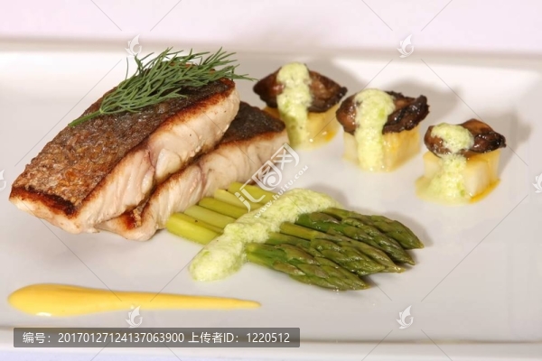 鱒魚和蘆筍