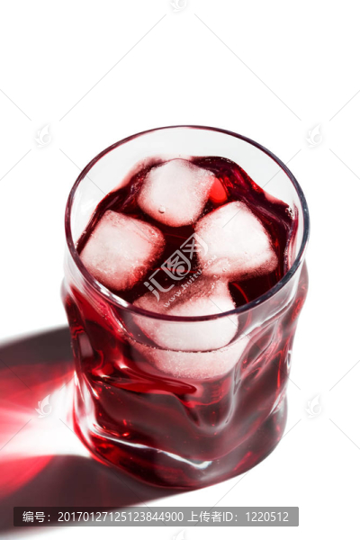 雞尾酒和冰