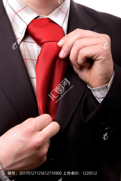 商人修理他的領(lǐng)帶