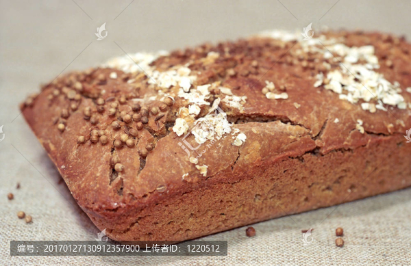 黑麥面包收起來-匯圖網(wǎng) www.fosd68.com 黑麥面包收起來