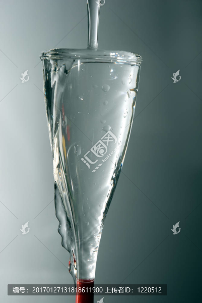 水