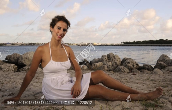 沙灘上的女人22