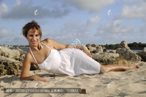 沙灘上的女人11