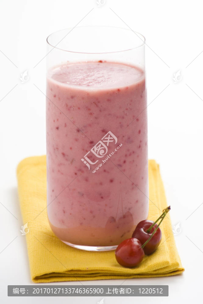 美味的櫻桃奶昔